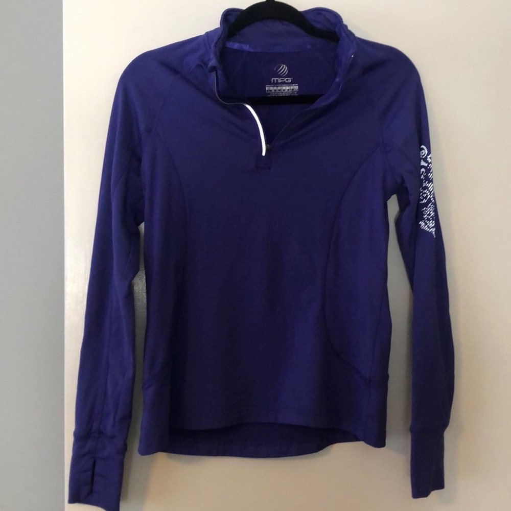 Mpg thumb hole workout top
